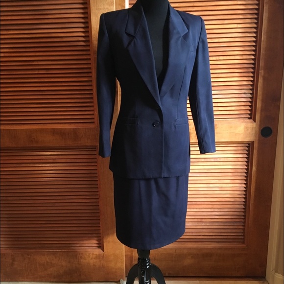 ❤️Final Price ❤️Sterling Cooper navy suit w/skirt - Picture 5 of 8